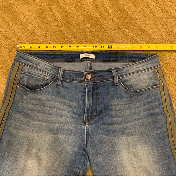 Kenzie 10/30 Boot Cut Frayed Hem Jeans - Picture 8 of 10